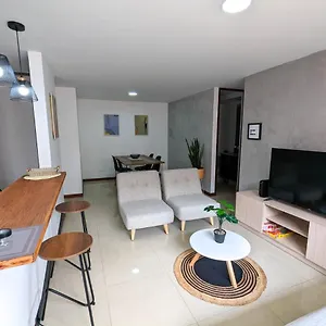 Completo Poblado - Ubicacion Con Parqueadero Apartamento